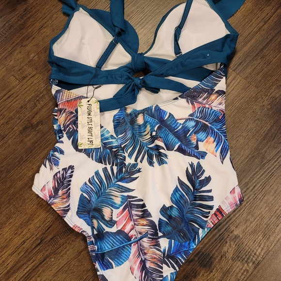 Swimsuit bikini - Picture 1 of 2